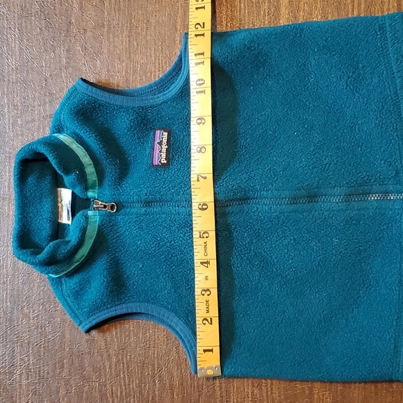 Patagonia fleece vest 2t - Picture 3 of 6